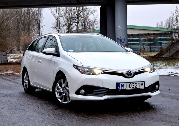 Toyota Auris cena 36900 przebieg: 223000, rok produkcji 2015 z Warszawa małe 704